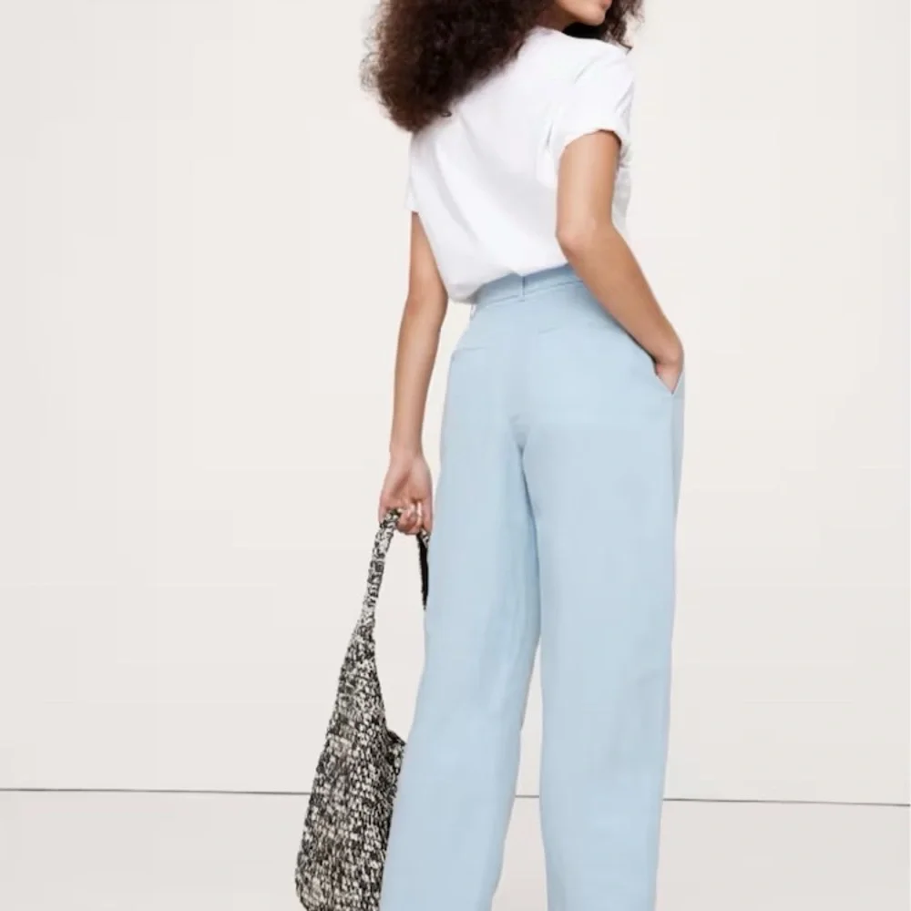 Banana Republic Light Blue High Waist Barrel Leg Linen Pants